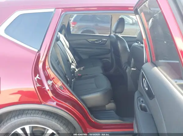 5N1AT2MT0JC730255 2018 NISSAN ROGUE - Image 8