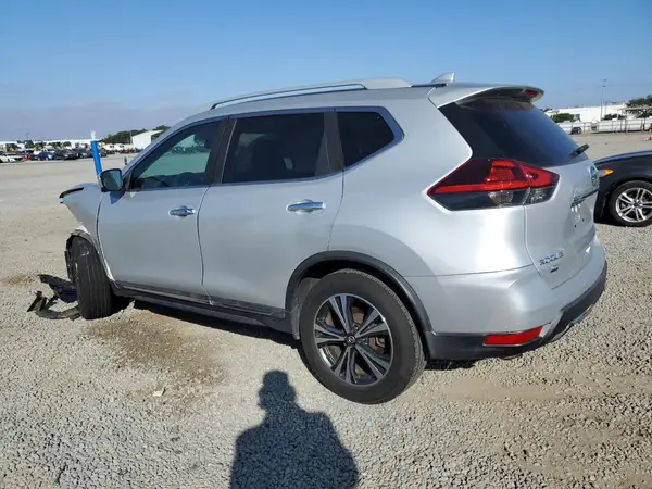 5N1AT2MT0JC738517 2018 NISSAN ROGUE - Image 2
