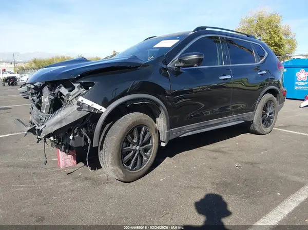 5N1AT2MT0JC746214 2018 NISSAN ROGUE - Image 2