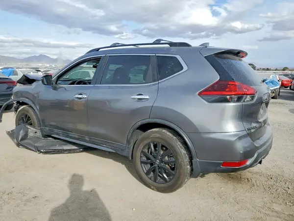 5N1AT2MT0JC747220 2018 NISSAN ROGUE - Image 2