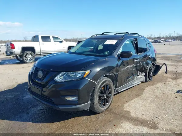 5N1AT2MT0JC750599 2018 NISSAN ROGUE - Image 2
