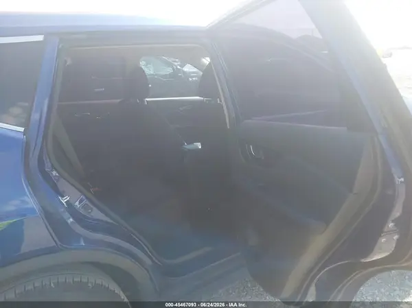 5N1AT2MT0JC760565 2018 NISSAN ROGUE - Image 8