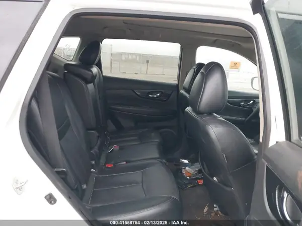 5N1AT2MT0JC761053 2018 NISSAN ROGUE - Image 8