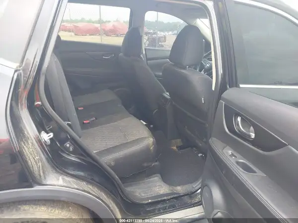5N1AT2MT0JC763823 2018 NISSAN ROGUE - Image 8