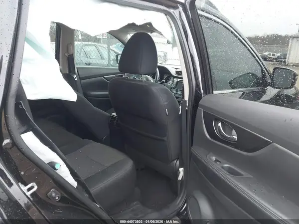 5N1AT2MT0JC765443 2018 NISSAN ROGUE - Image 8