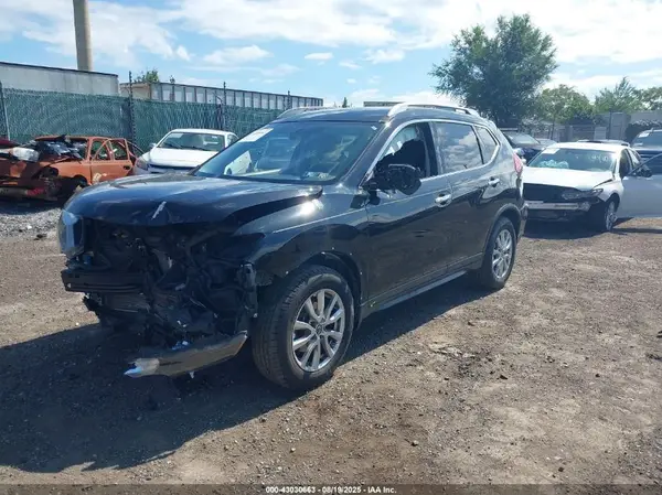 5N1AT2MT0JC767323 2018 NISSAN ROGUE - Image 2