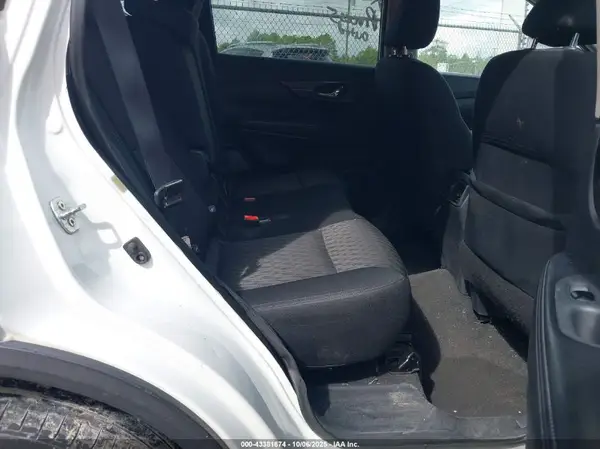 5N1AT2MT0JC791802 2018 NISSAN ROGUE - Image 8