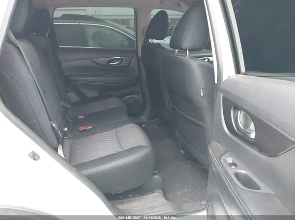 5N1AT2MT0JC791945 2018 NISSAN ROGUE - Image 8
