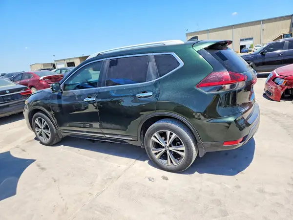 5N1AT2MT0JC797972 2018 NISSAN ROGUE - Image 2