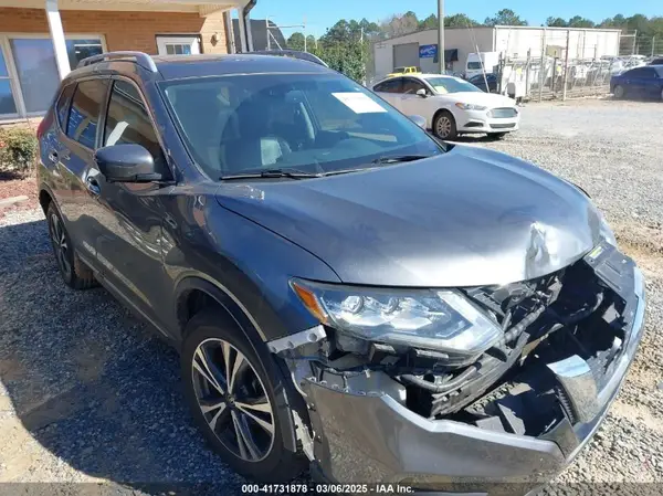 5N1AT2MT0JC806377 2018 NISSAN ROGUE - Image 1