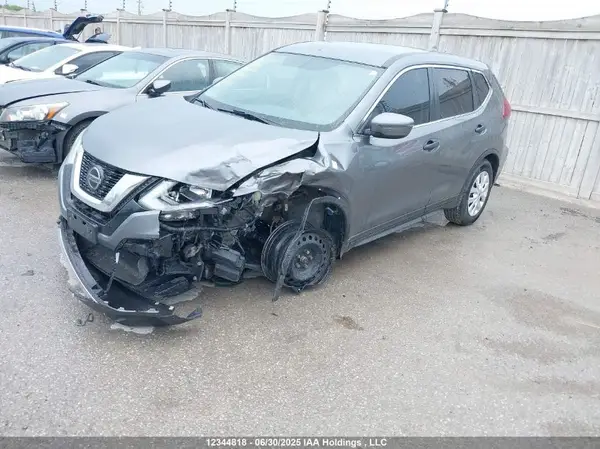 5N1AT2MT0JC809098 2018 NISSAN ROGUE - Image 2