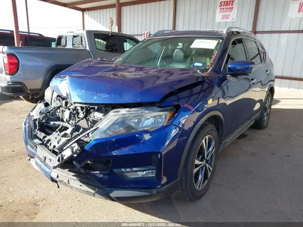 5N1AT2MT0JC811689 2018 NISSAN ROGUE - Image 2