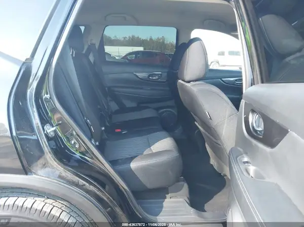5N1AT2MT0JC827231 2018 NISSAN ROGUE - Image 8