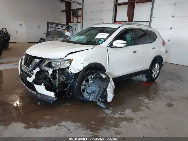 5N1AT2MT0JC828685 2018 NISSAN ROGUE - Image 2
