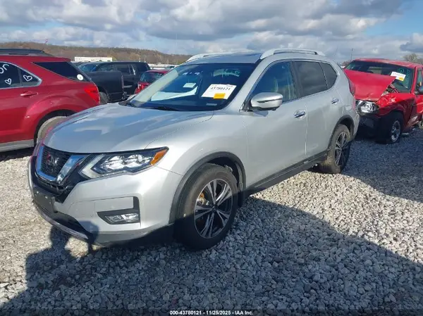 5N1AT2MT0JC828847 2018 NISSAN ROGUE - Image 2