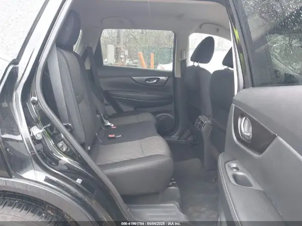 5N1AT2MT0KC704496 2019 NISSAN ROGUE - Image 8