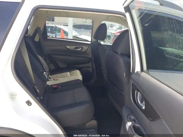 5N1AT2MT0KC709164 2019 NISSAN ROGUE - Image 8