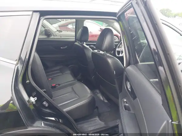 5N1AT2MT0KC739443 2019 NISSAN ROGUE - Image 8