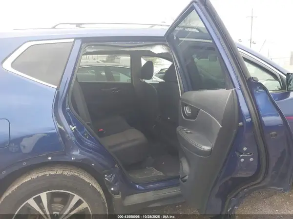 5N1AT2MT0KC753827 2019 NISSAN ROGUE - Image 8