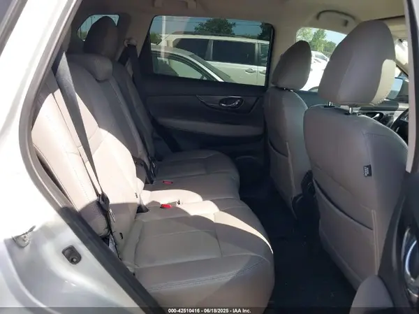 5N1AT2MT0KC791073 2019 NISSAN ROGUE - Image 8