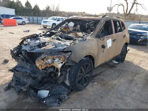 5N1AT2MT0KC794054 2019 NISSAN ROGUE - Image 2