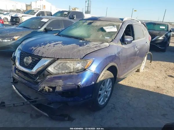 5N1AT2MT0KC797990 2019 NISSAN ROGUE - Image 2