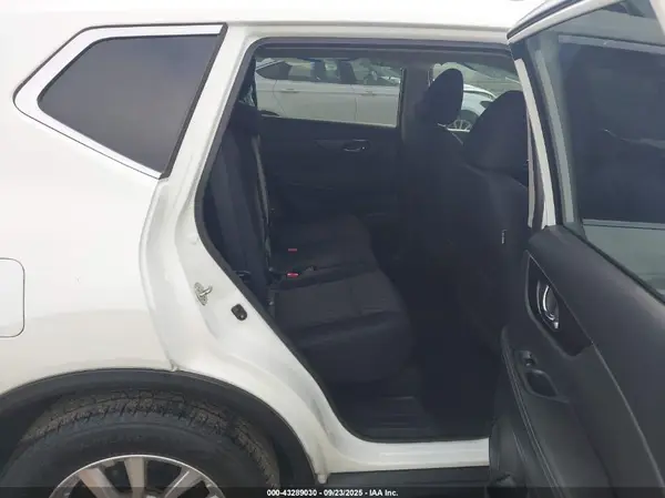 5N1AT2MT0KC845388 2019 NISSAN ROGUE - Image 8