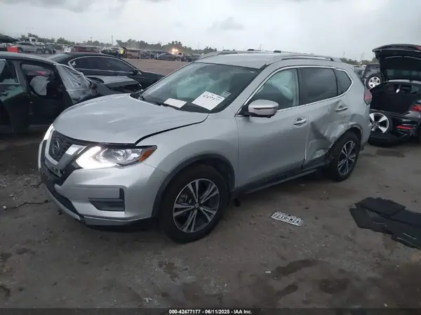 5N1AT2MT0LC729609 2020 NISSAN ROGUE - Image 2