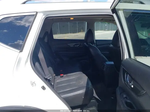 5N1AT2MT1GC807837 2016 NISSAN ROGUE - Image 8