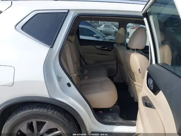 5N1AT2MT1GC859257 2016 NISSAN ROGUE - Image 8