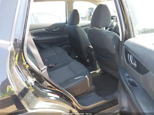 5N1AT2MT1HC736981 2017 NISSAN ROGUE - Image 8