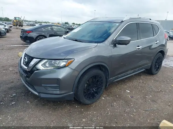 5N1AT2MT1HC741405 2017 NISSAN ROGUE - Image 2