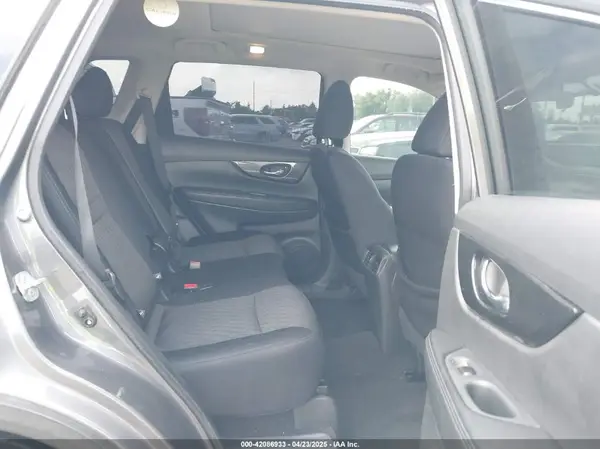5N1AT2MT1HC741405 2017 NISSAN ROGUE - Image 8