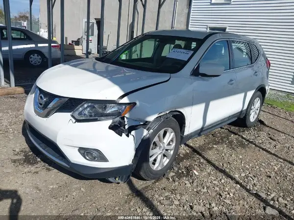 5N1AT2MT1HC745745 2017 NISSAN ROGUE - Image 2