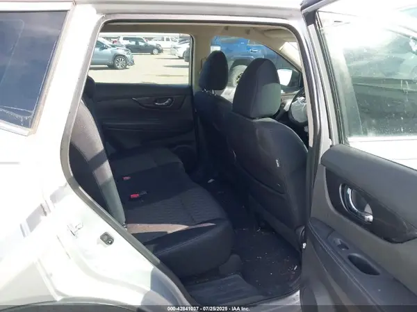 5N1AT2MT1HC745969 2017 NISSAN ROGUE - Image 8