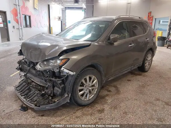 5N1AT2MT1HC752646 2017 NISSAN ROGUE - Image 2