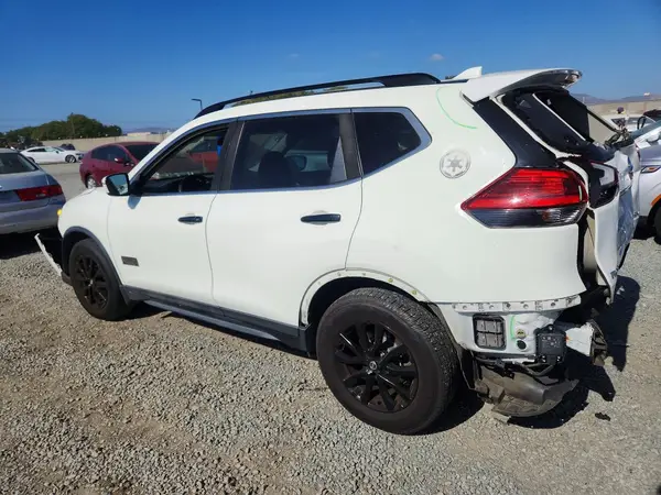 5N1AT2MT1HC754316 2017 NISSAN ROGUE - Image 2