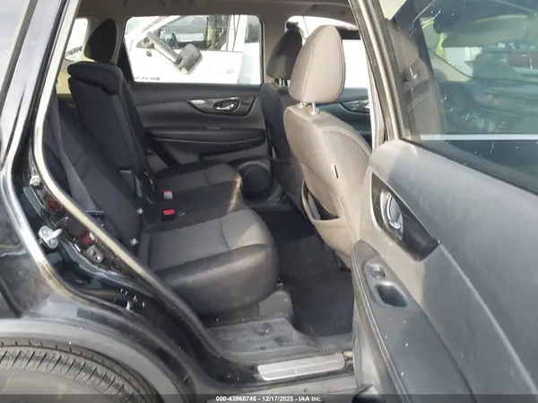 5N1AT2MT1HC754543 2017 NISSAN ROGUE - Image 8