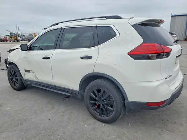 5N1AT2MT1HC755630 2017 NISSAN ROGUE - Image 2
