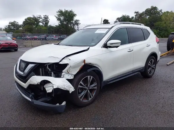 5N1AT2MT1HC755644 2017 NISSAN ROGUE - Image 2
