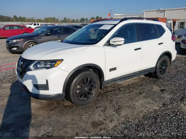 5N1AT2MT1HC758897 2017 NISSAN ROGUE - Image 2