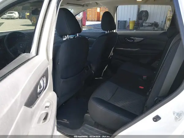 5N1AT2MT1HC759192 2017 NISSAN ROGUE - Image 8