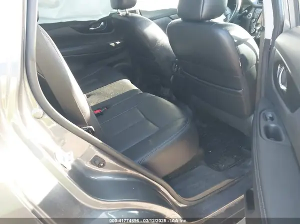 5N1AT2MT1HC760987 2017 NISSAN ROGUE - Image 8