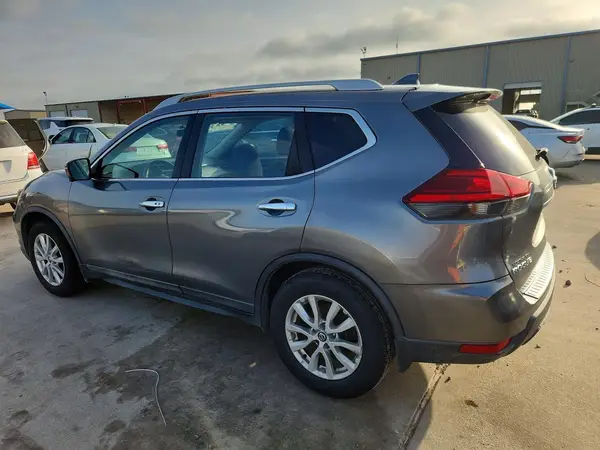 5N1AT2MT1HC764425 2017 NISSAN ROGUE - Image 2