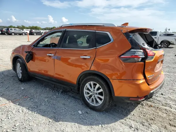 5N1AT2MT1HC764490 2017 NISSAN ROGUE - Image 2