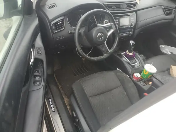 5N1AT2MT1HC770662 2017 NISSAN ROGUE - Image 8