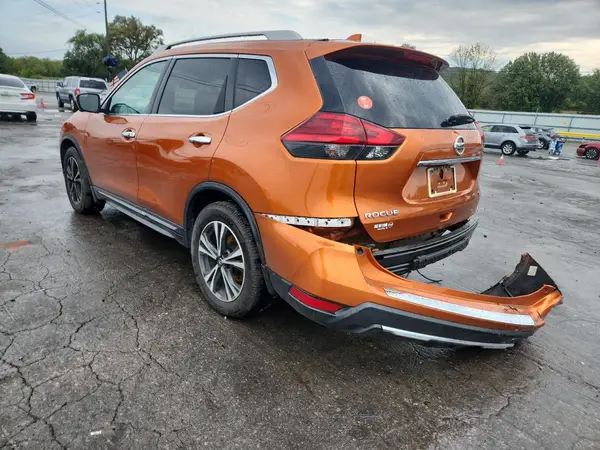 5N1AT2MT1HC776025 2017 NISSAN ROGUE - Image 2