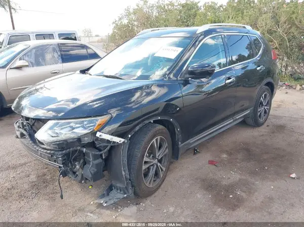 5N1AT2MT1HC780124 2017 NISSAN ROGUE - Image 2