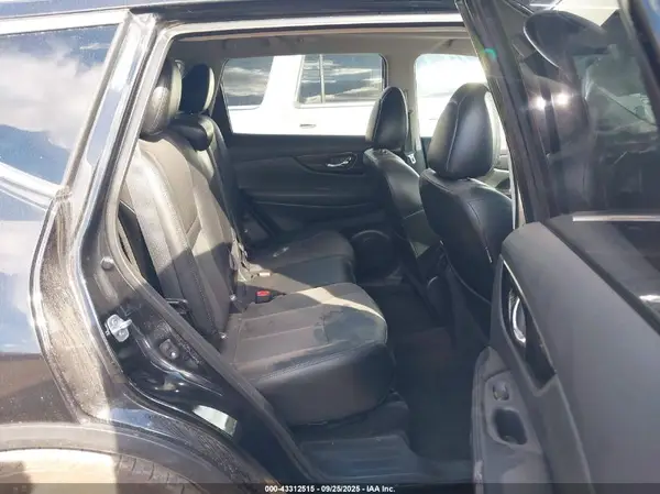 5N1AT2MT1HC780124 2017 NISSAN ROGUE - Image 8