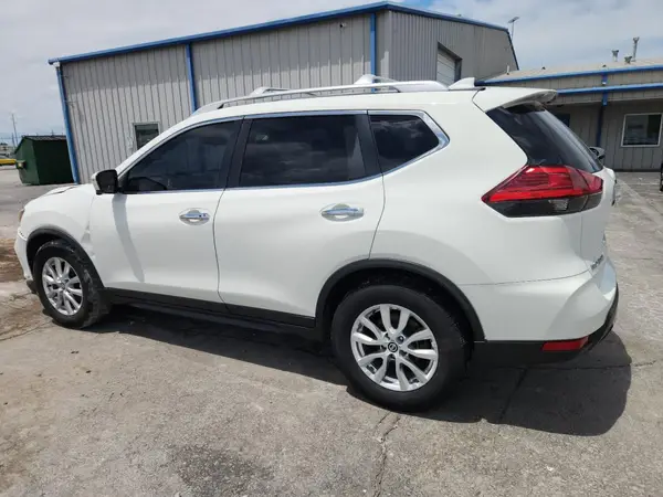 5N1AT2MT1HC782469 2017 NISSAN ROGUE - Image 2